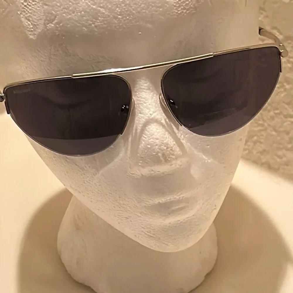 Max Mara Thin Gold Frame Catseye Aviator Sunglasses MM0122 Modern Chic Luxury
